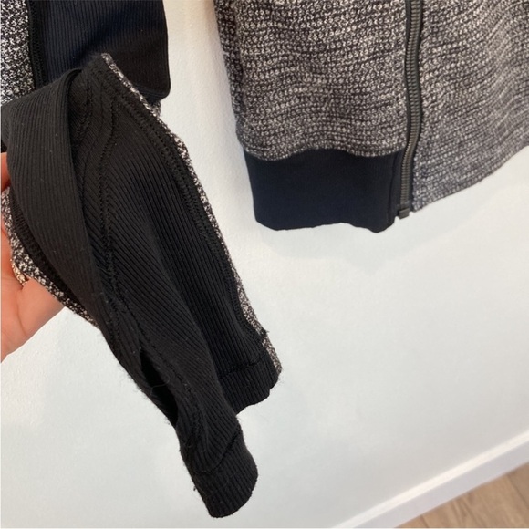 Lululemon Bhakti Yoga Jacket in Gray/Coco Pique Black / Black Size 10 MSRP $128 - Picture 12 of 14